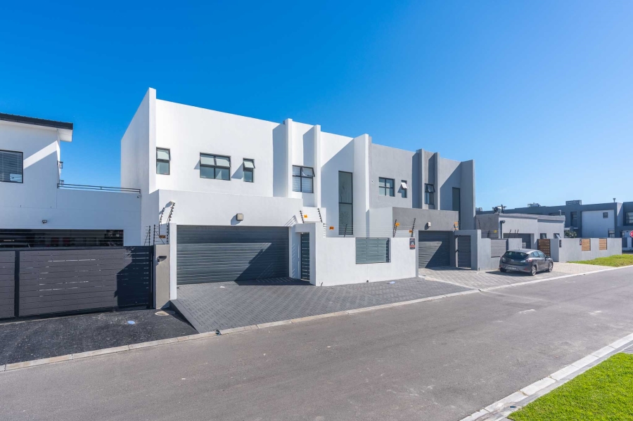 4 Bedroom Property for Sale in Sandown Western Cape